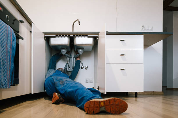 Professional Leak Detection technician working in Deer Park, NY